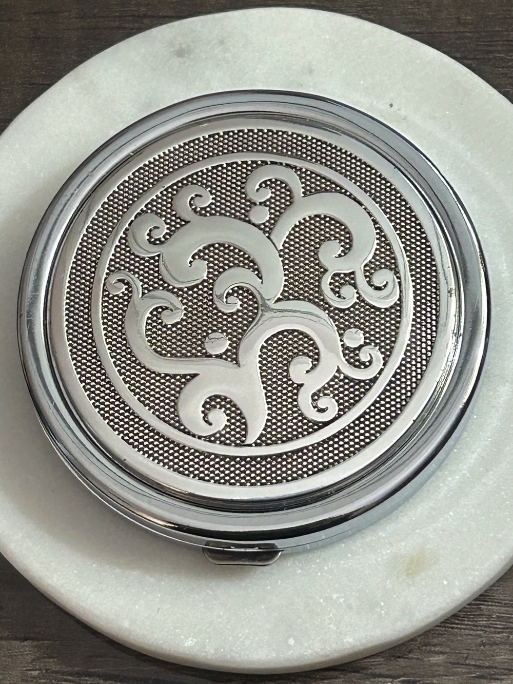 Brighton Compact Mirror - Picture 3 of 7